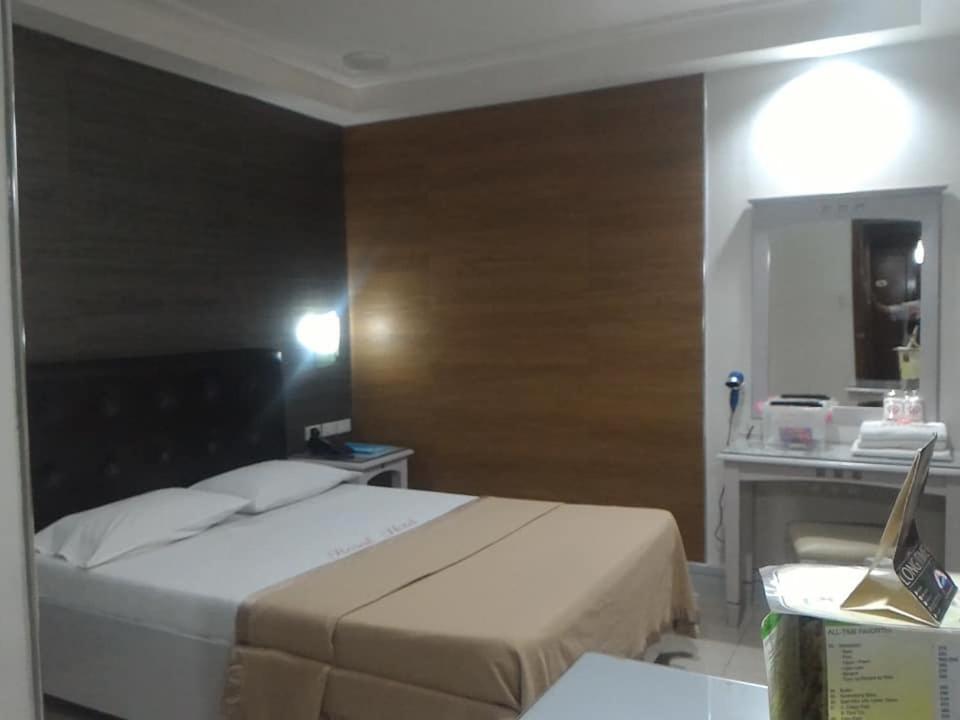 Jardin De Rosal Hotel Pasig City Ngoại thất bức ảnh